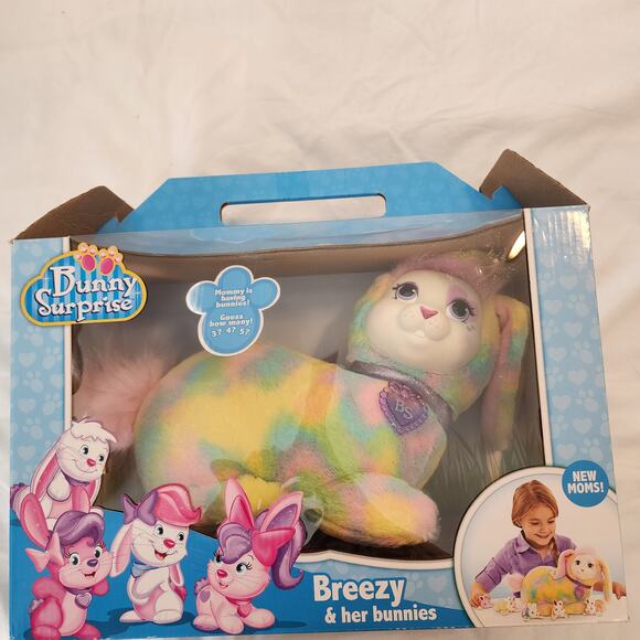 Bunny Surprise - Breeezy  and her bunnies NIB -Just Play 2017 - Picture 1 of 6